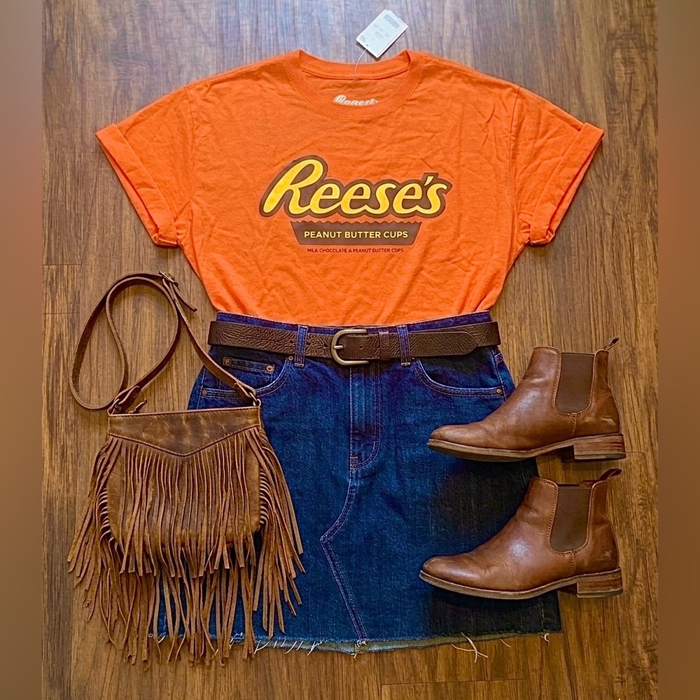 NWT Reese’s Peanut Butter Cups Cropped Tee